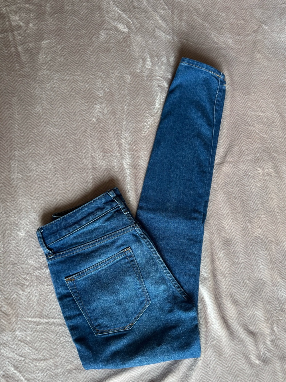 GAP 1969 Skinny Jeans in Medium Blue - size 25